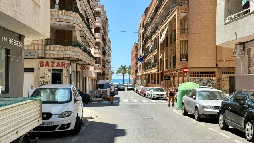 2 bedrooms apartment for sale, Torrevieja, Spain No. 330 № 23