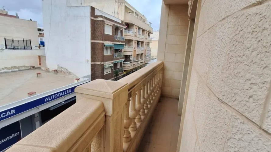 3 bedrooms apartment for sale , Torrevieja, Spain No. 290 № 1