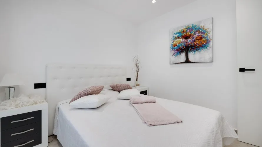 3 bedrooms apartment for sale, Torrevieja, Spain No. 321 № 9