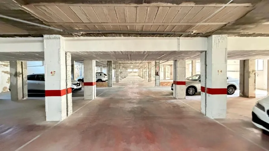 2800m² commercial property for sale, Torrevieja, Spain No. 313 № 10