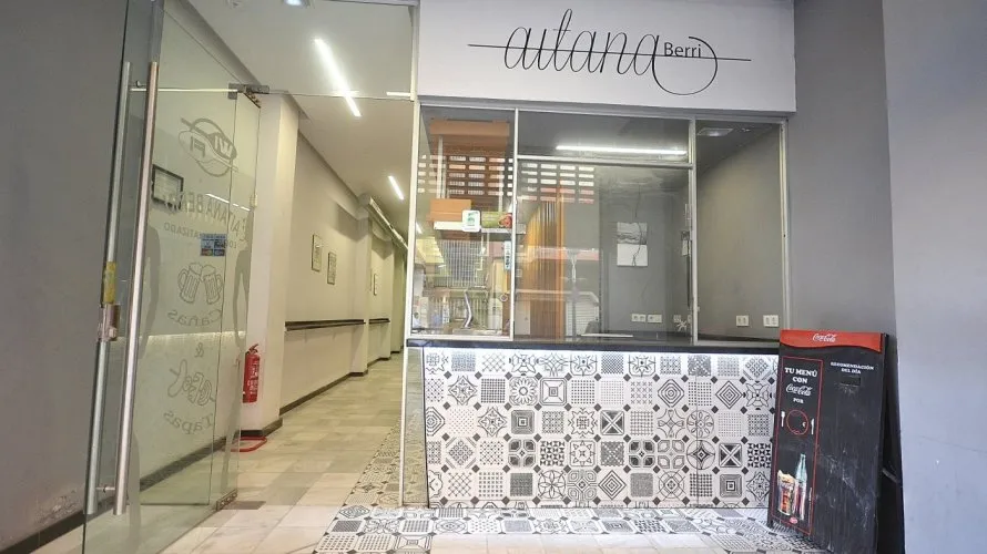 200m² commercial property for sale, Torrevieja, Spain No. 308 № 21