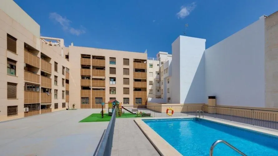 2 bedrooms apartment for sale, Torrevieja, Spain No. 312 № 4