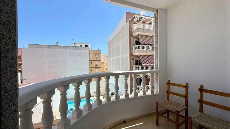 2 bedrooms apartment for sale, Torrevieja, Spain No. 330 № 3