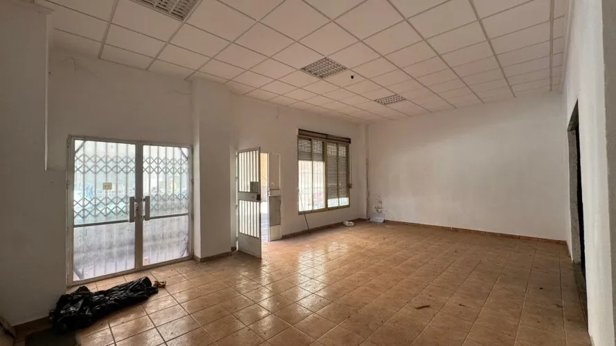 261m² commercial property for sale, Torrevieja, Spain No. 386 № 10