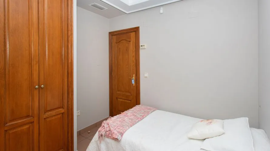 180m² villa for sale, Torrevieja, Spain No. 343 № 11