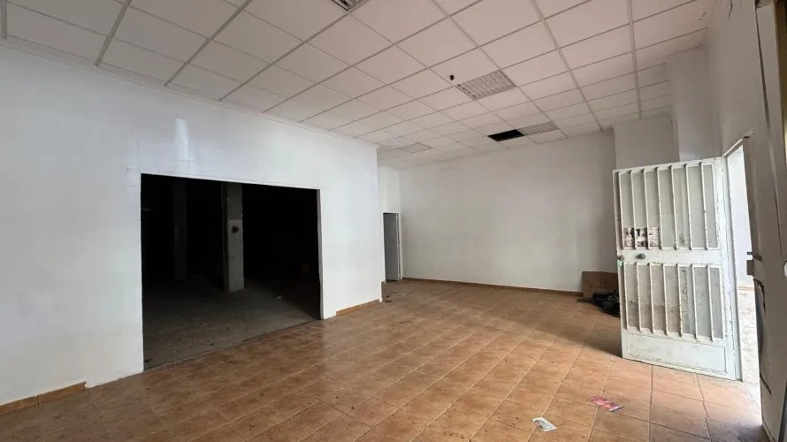 261m² commercial property for sale, Torrevieja, Spain No. 386 № 12
