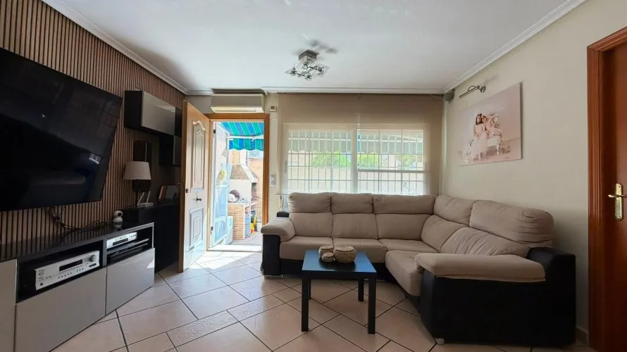 3 bedrooms house for sale, Torrevieja, Spain No. 360 № 17