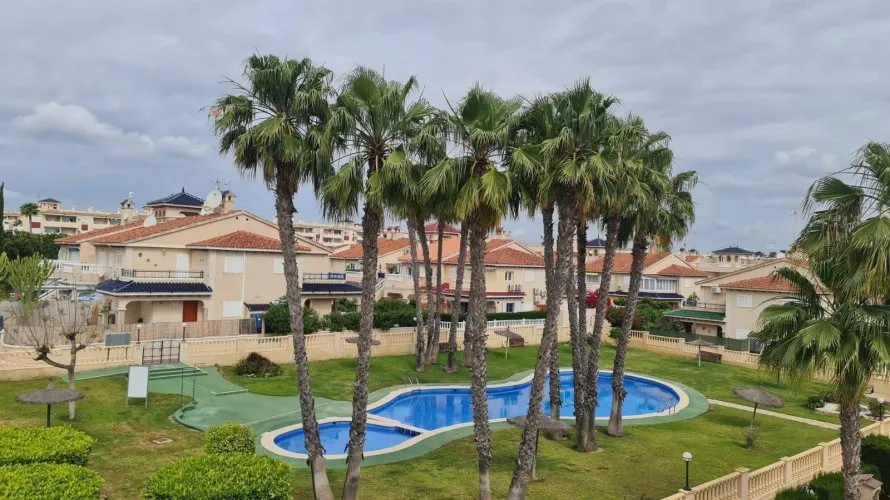 58m² bungalow for sale, Torrevieja, Spain No. 385 № 22