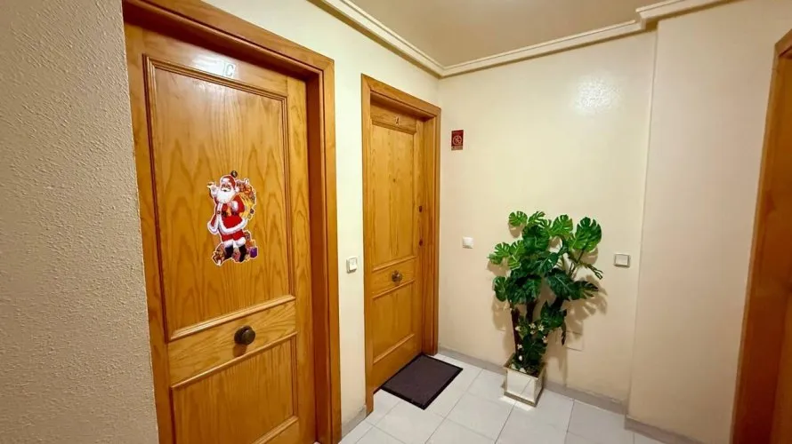 2 bedrooms apartment for sale, Torrevieja, Spain No. 410 № 4