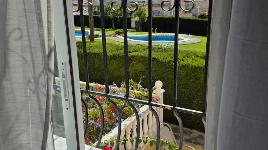 2 bedrooms house for sale, Torrevieja, Spain No. 432 № 1