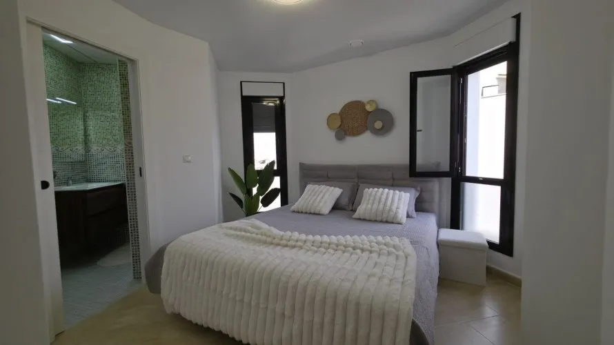 3 bedrooms apartment for sale, Torrevieja, Spain No. 369 № 19