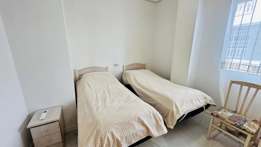 2 bedrooms apartment for sale, Torrevieja, Spain No. 395 № 15