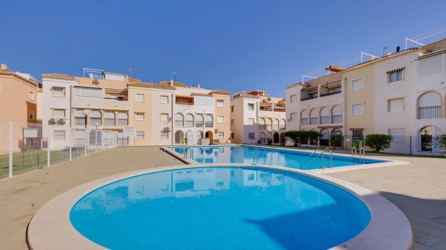 60m² bungalow for sale, Torrevieja, Spain No. 512 № 8