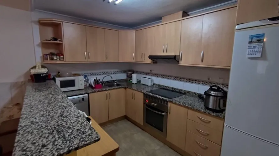 4 bedrooms apartment for sale, Torrevieja, Spain No. 379 № 10