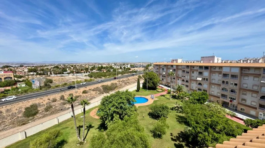 2 bedrooms penthouse for sale, Torrevieja, Spain No. 399 № 4