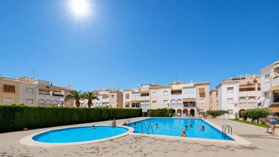 60m² bungalow for sale, Torrevieja, Spain No. 512 № 7