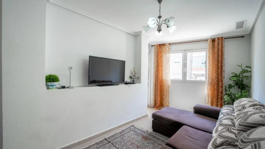 2 bedrooms apartment for sale, Torrevieja, Spain No. 394 № 1