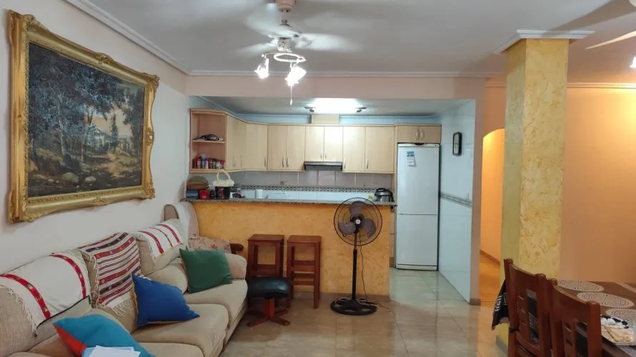 4 bedrooms apartment for sale, Torrevieja, Spain No. 379 № 12