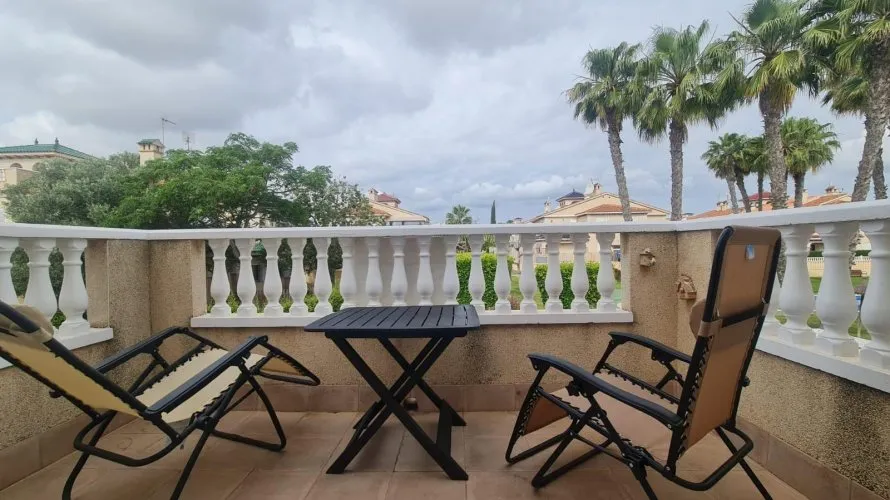 58m² bungalow for sale, Torrevieja, Spain No. 385 № 11