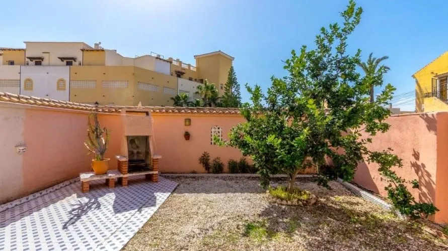 1 bedroom bungalow for sale, Torrevieja, Spain No. 496 № 2