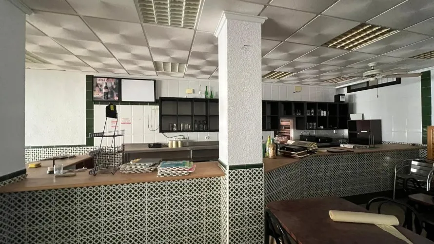300m² commercial property for sale, Torrevieja, Spain No. 373 № 7
