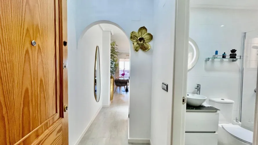 1 bedroom penthouse for sale, Torrevieja, Spain No. 499 № 22