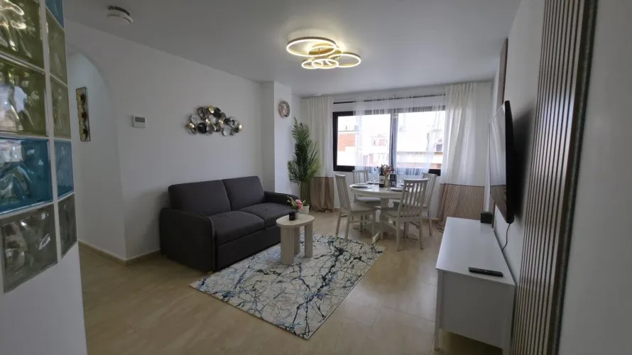 3 bedrooms apartment for sale, Torrevieja, Spain No. 369 № 8
