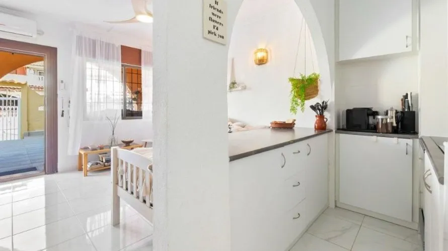 1 bedroom bungalow for sale, Torrevieja, Spain No. 496 № 8