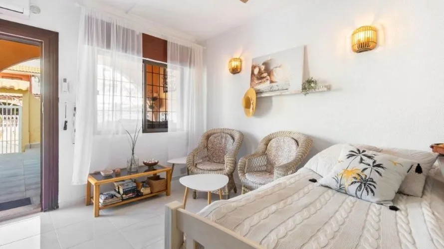 1 bedroom bungalow for sale, Torrevieja, Spain No. 496 № 9