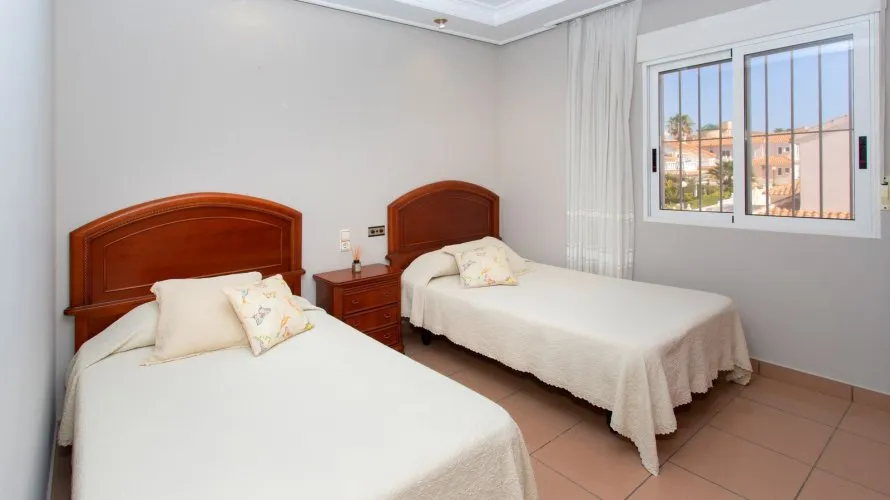 180m² villa for sale, Torrevieja, Spain No. 343 № 2