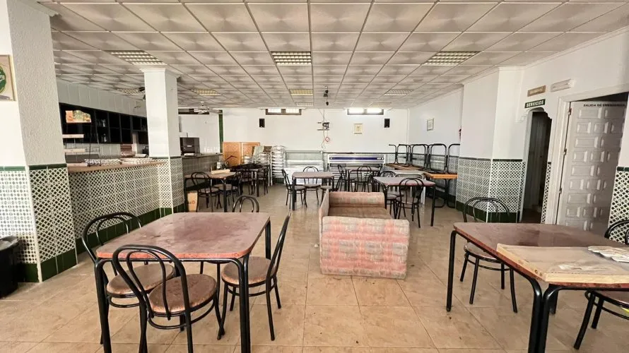 300m² commercial property for sale, Torrevieja, Spain No. 373 № 4