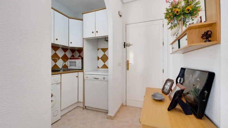 60m² bungalow for sale, Torrevieja, Spain No. 512 № 20
