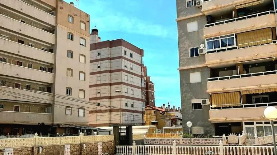 2 bedrooms apartment for sale, Torrevieja, Spain No. 461 № 12