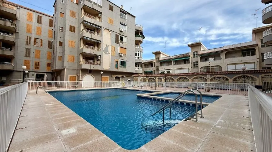 2 bedrooms apartment for sale, Torrevieja, Spain No. 410 № 23