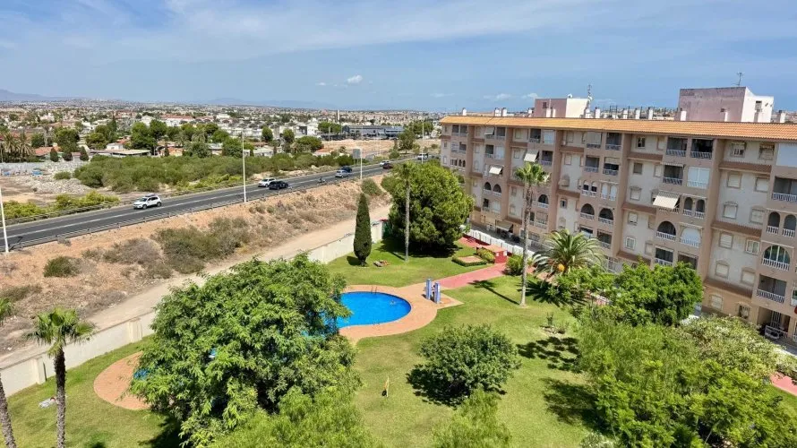 2 bedrooms penthouse for sale, Torrevieja, Spain No. 399 № 3