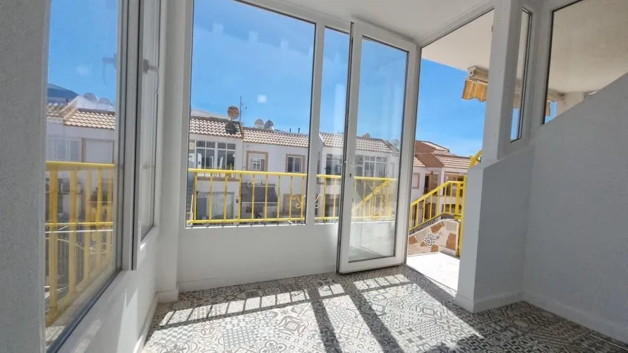 2 bedrooms bungalow for sale, Torrevieja, Spain No. 491 № 16