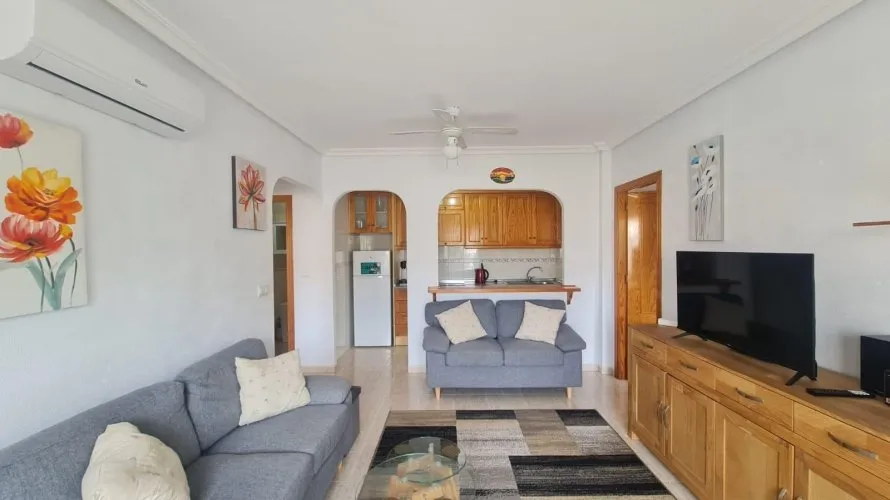 58m² bungalow for sale, Torrevieja, Spain No. 385 № 10