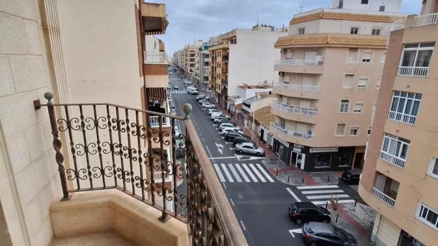 2 bedrooms apartment for sale, Torrevieja, Spain No. 381 № 14