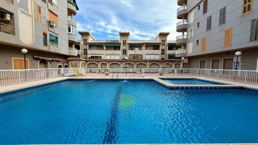 2 bedrooms apartment for sale, Torrevieja, Spain No. 410 № 25