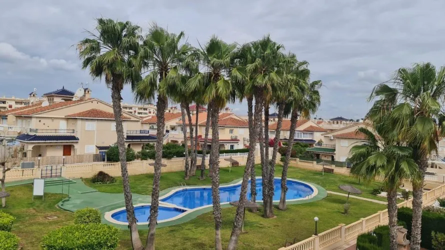 58m² bungalow for sale, Torrevieja, Spain No. 385 № 21