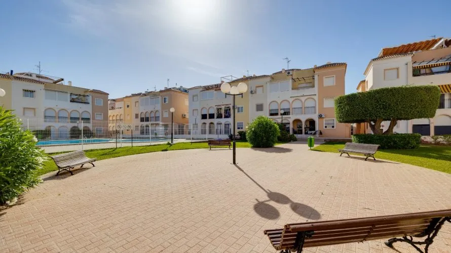 60m² bungalow for sale, Torrevieja, Spain No. 512 № 6