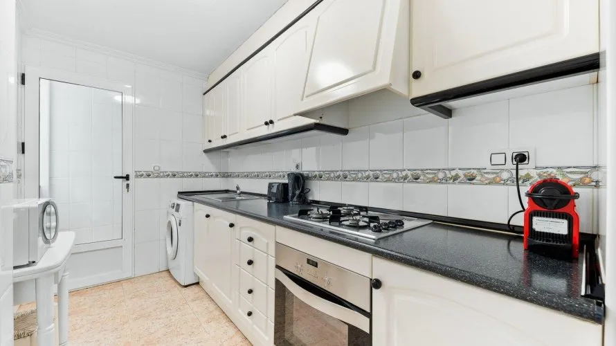3 bedrooms apartment for sale, Torrevieja, Spain No. 481 № 12