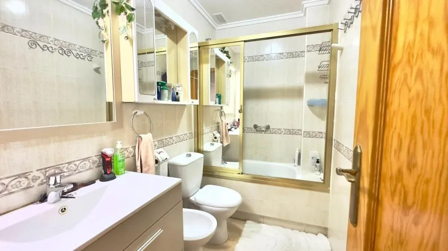 1 bedroom apartment for sale, Torrevieja, Spain No. 507 № 13