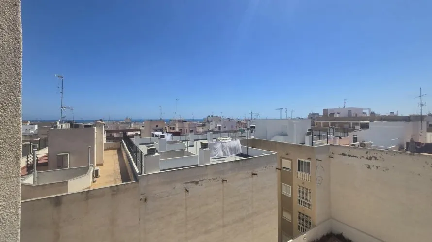 33m² apartment for sale, Torrevieja, Spain No. 579 № 9