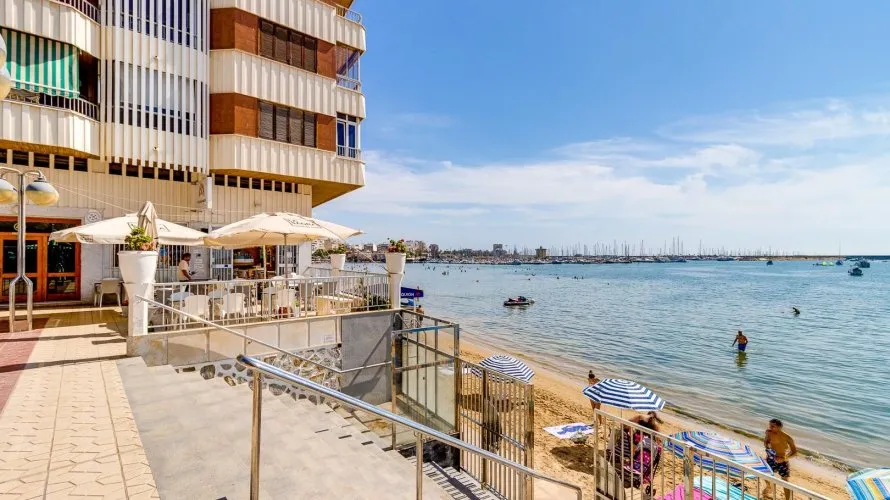 100m² apartment for sale, Torrevieja, Spain No. 578 № 1