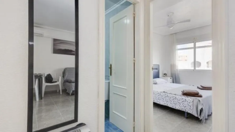 2 bedrooms apartment for sale, Torrevieja, Spain No. 581 № 9