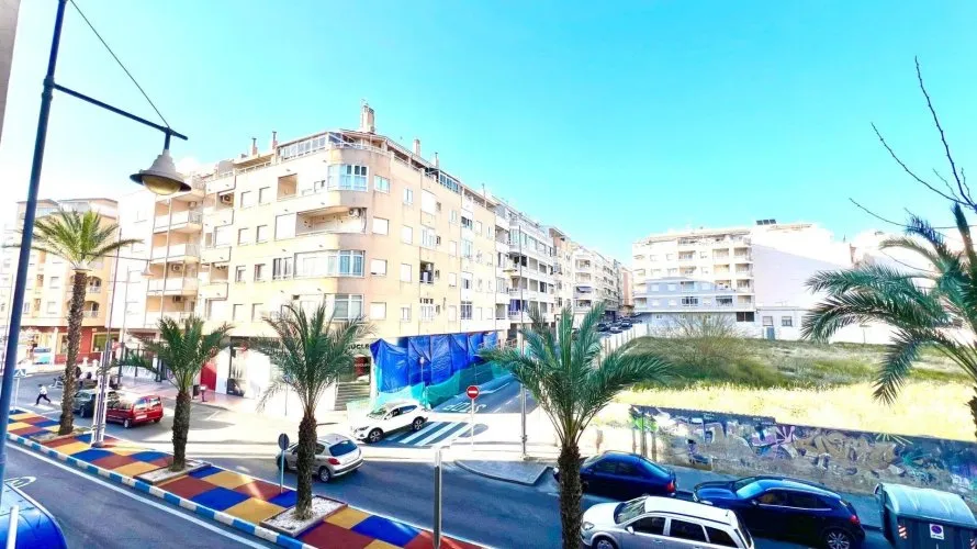 33m² apartment for sale, Torrevieja, Spain No. 579 № 2