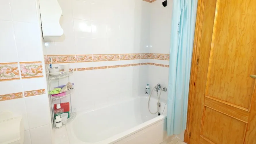 2 bedrooms apartment for sale, Torrevieja, Spain No. 618 № 15