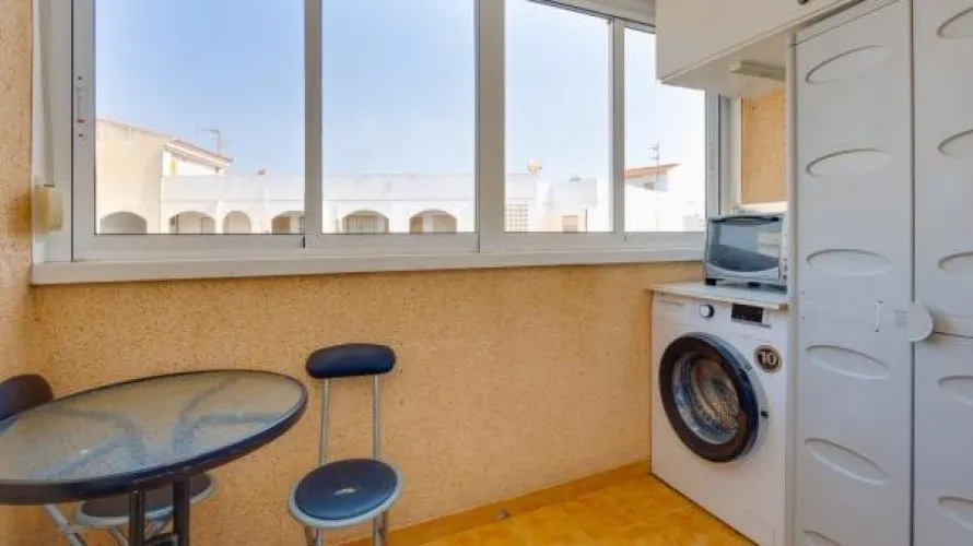 2 bedrooms apartment for sale, Torrevieja, Spain No. 581 № 4