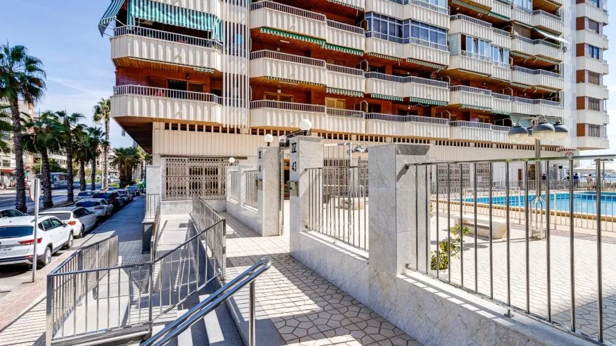 100m² apartment for sale, Torrevieja, Spain No. 578 № 6